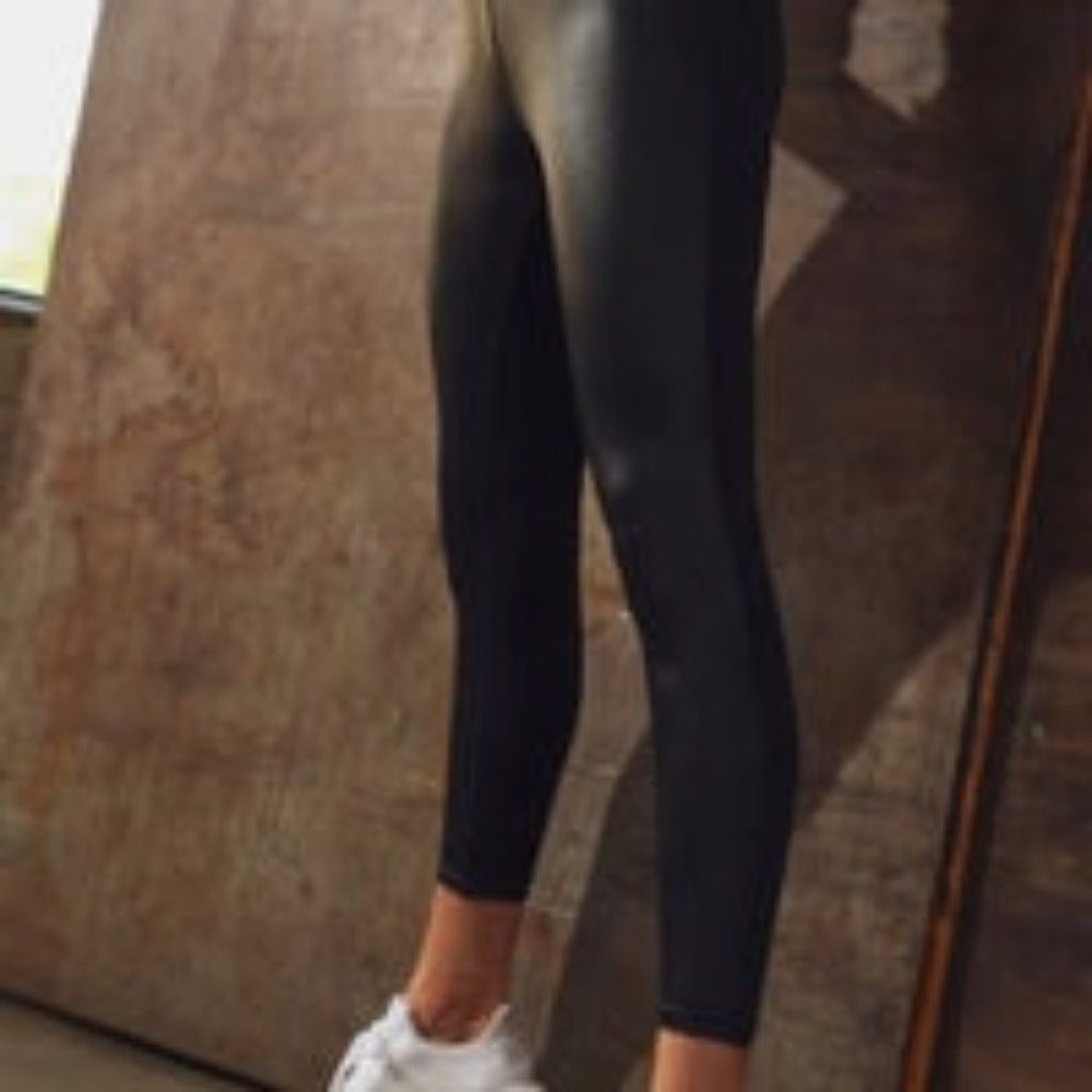 Faux Leather Black Leggings L - Picture 4 of 7